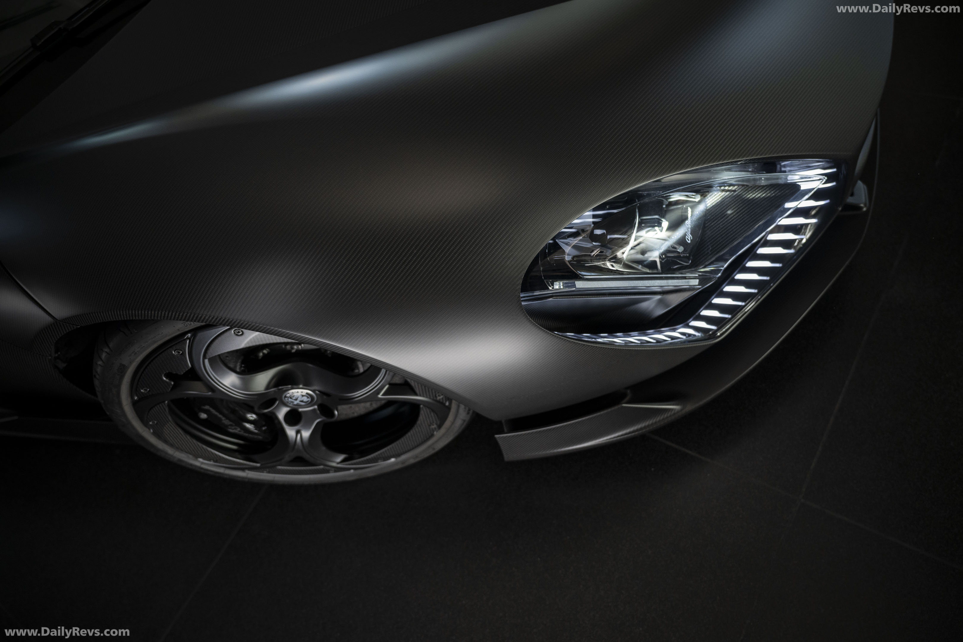 2026 Alfa Romeo 33 Stradale Perla Nera Exterior